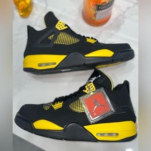 Jordan 4 thunder